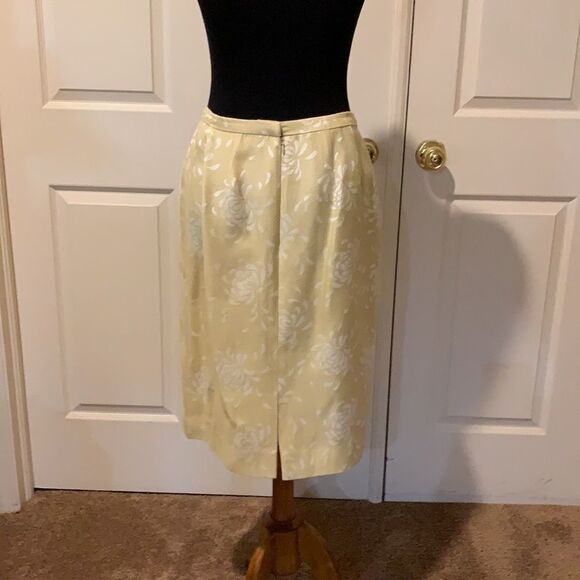 Neiman Marcus exclusive women’s suit - Picture 6 of 14